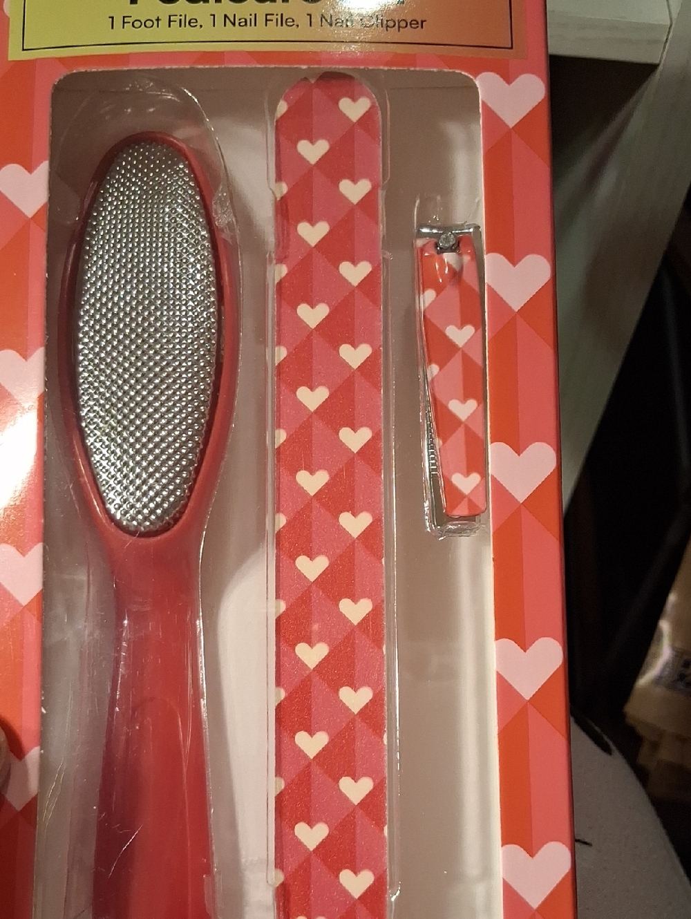 Pedicure Set - Red Heart Pattern Foot File, Nail File & Clipper - Picture 3 of 5